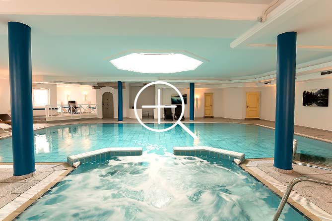 Schwimmbad im "elements" Oberstdorf · Hotel · Christlessee