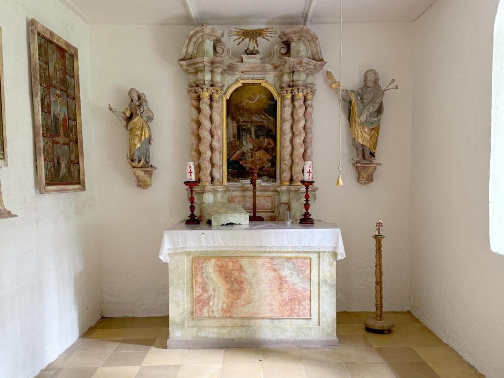 Kapelle am Wanderweg nach Spielmannsau